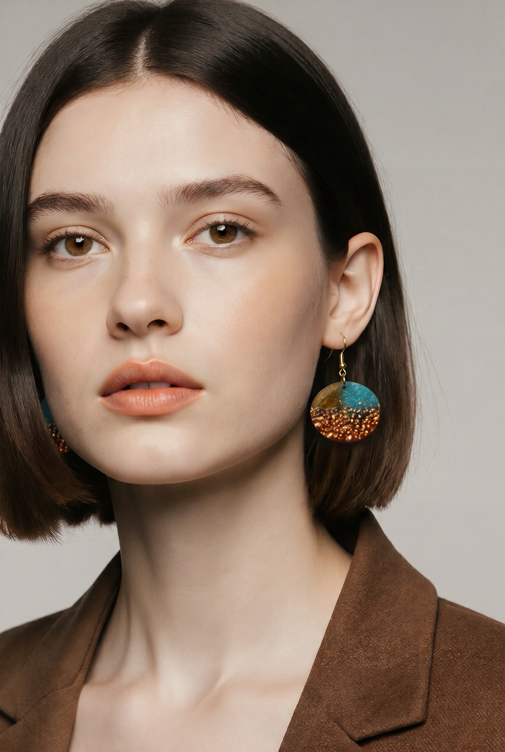 A unique hypo-allergenic earring.One of a kind. please add me in your collection !       J05