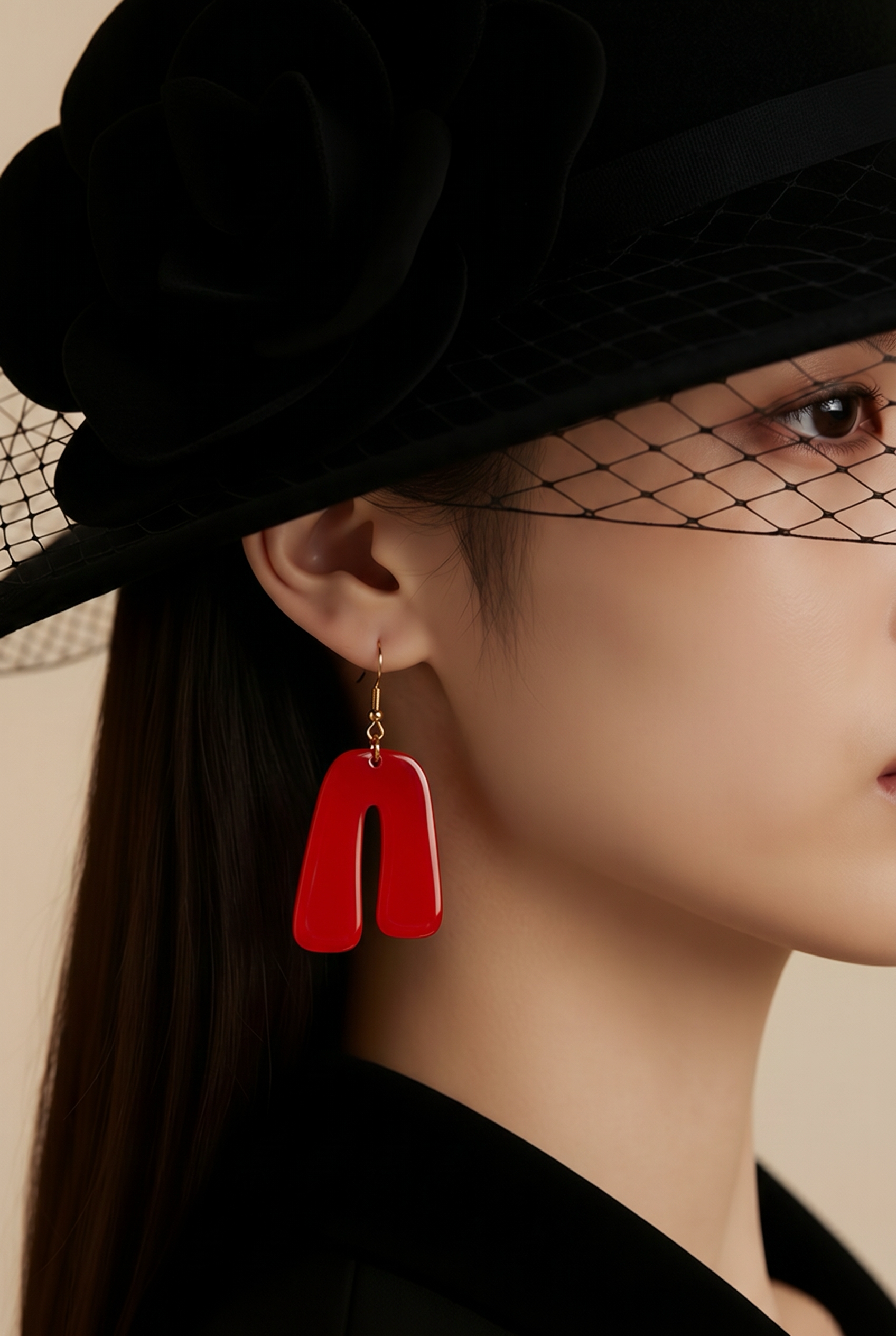 A hypo-allergenic earring. Gold plated hooks, unique, handmade. for the exquisite lady in you !    K05