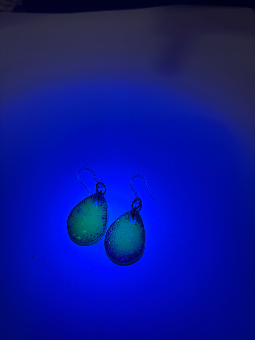 A hypo-allergenig and "glow in the dark" earring. Handmade. Unique. One of a kind.Never to be repeated. Made especially just for you ! Own it !   K07