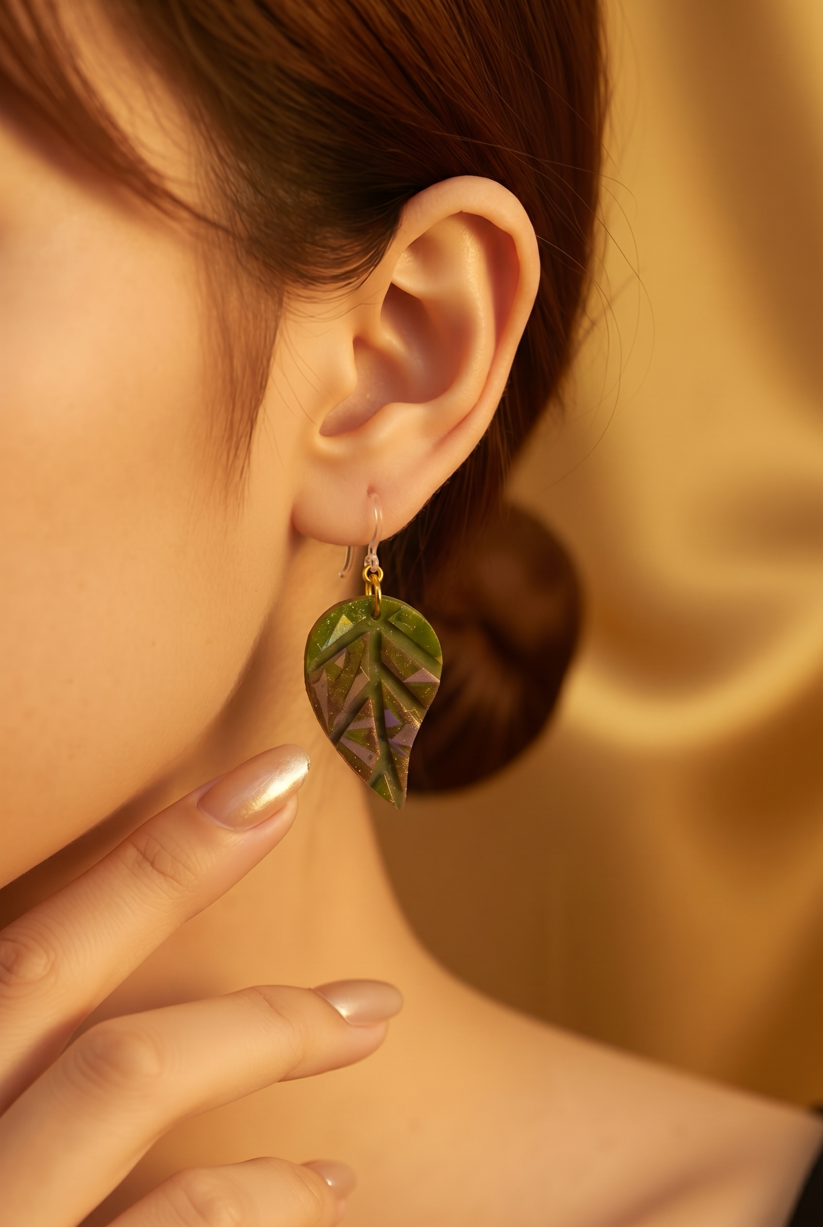 A bold and eye-catching pair of earrings, made to turn heads. hypo-allergenic hooks for a comfortable and hygienic all day wear.  M04