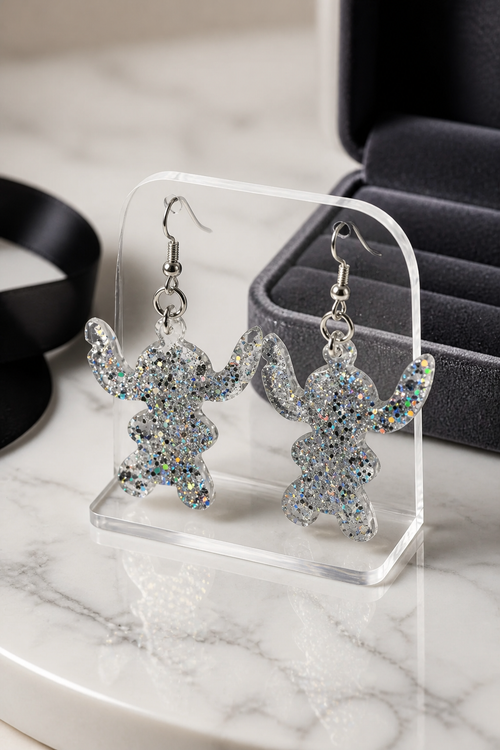 A bold , funky and eye catching earring made for the playful you. Fitted with stylish 925 sterling silver hypoallergenic hooks. M09