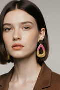A bold and funky glow in the dark earring. Waiting for you to liven your party !  P04