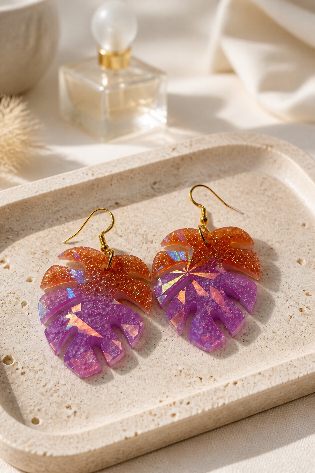 A Cool and funky party earring, dressed in pink and gold. To match that special outfit ! R04