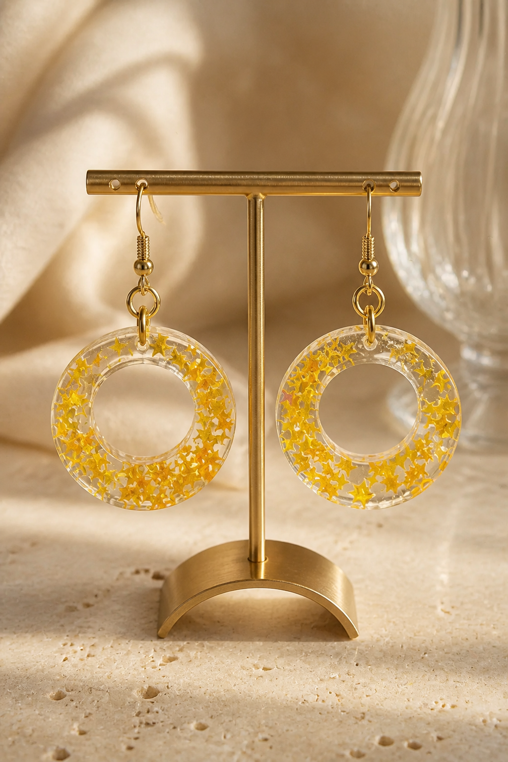 A UV glow beauty, elegant and stylish , day and hight, fitted with lightweight hypo allergenic hooks .  R06