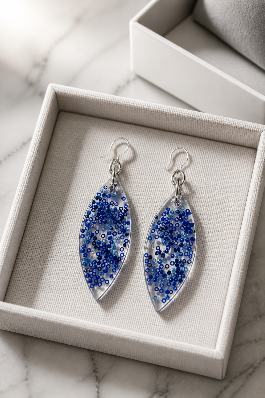 A stylish and glam handmade earring. Lightweight, bold, and designed to impress - perfect for any look.   S01