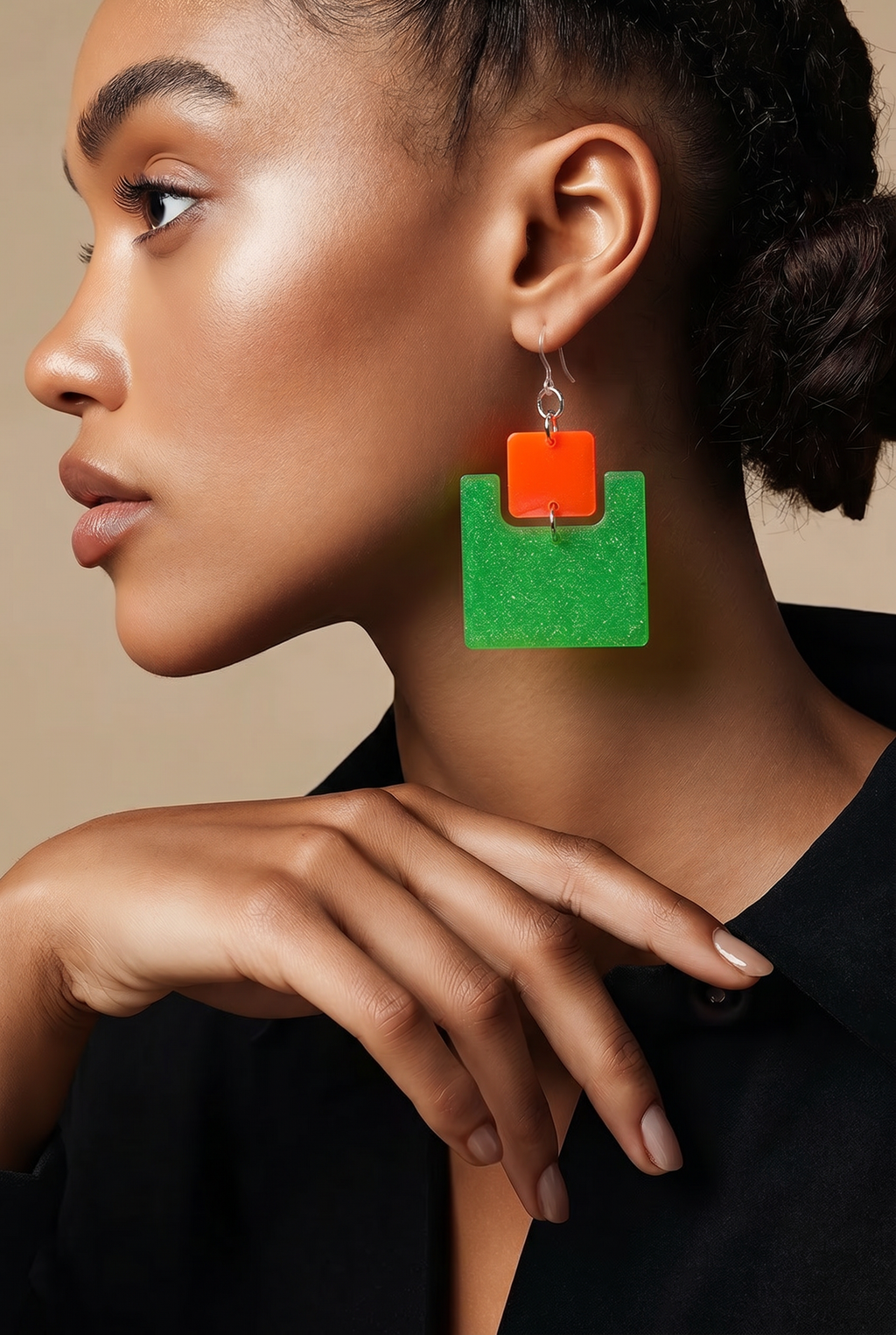 A glam funky neon beautiful earring that glows in the dark and has UV glow. Be the centre of the party. Designed to turn heads  S03
