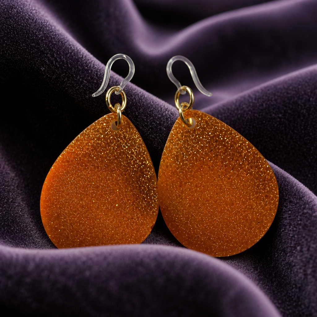 Gorgeous elegance. Making a statement and turning head will be the order of the day when you buy this set. S09