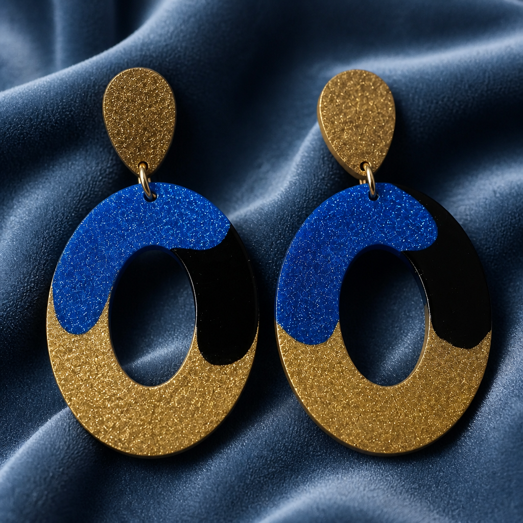 A bold elegant stylish handmade earrings, made to impress and turn heads. Will glam any outfit !  S12