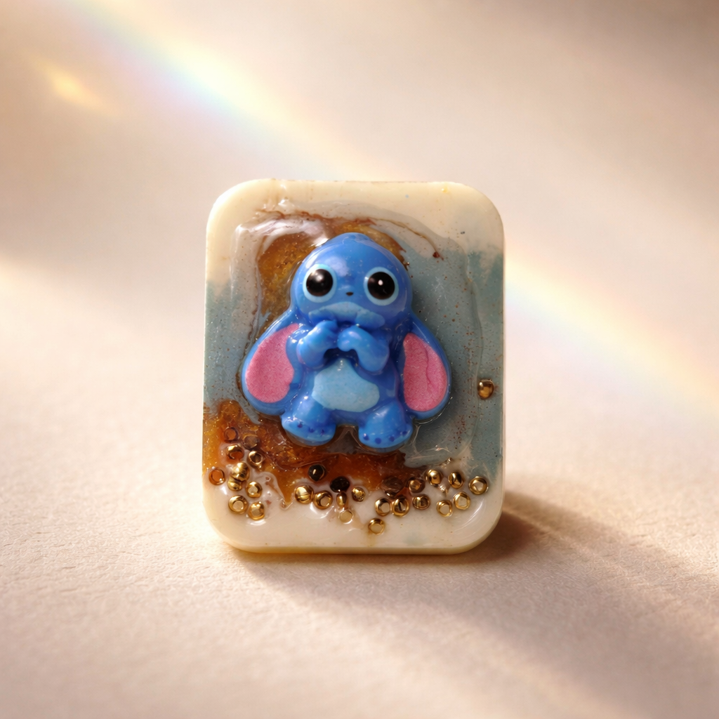 BROOCHES. Handmade beaty to bring laughter to any joung person at heart. Make it yours , not going to be here for long .  BR008