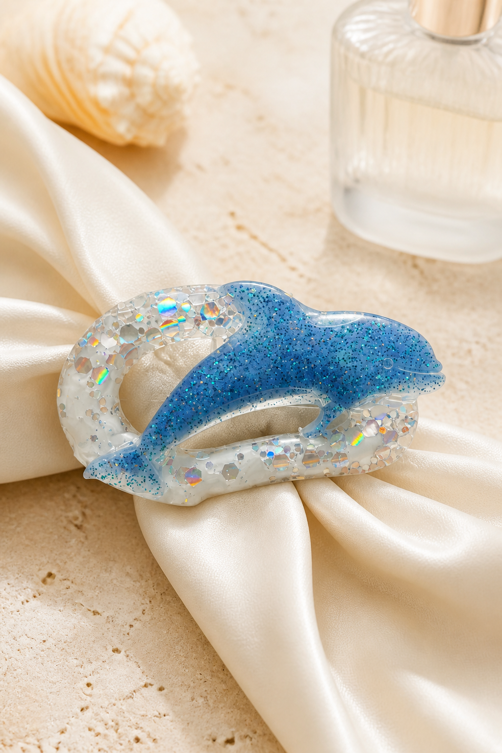 BROOCHES. A real funky playful brooch made to enjoy Turn heads wirth this one !   BR11