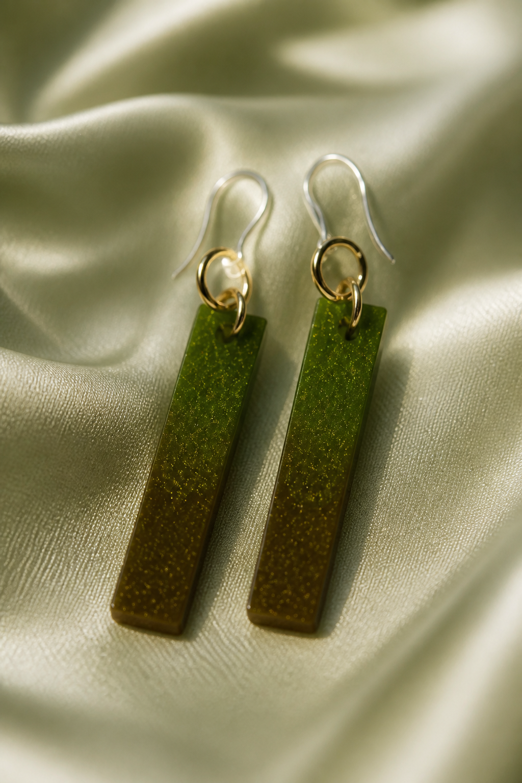 Cool sophisticated elegance , handmade earrings that stand out and turn heads. Enjoy wearing beauty !  T014