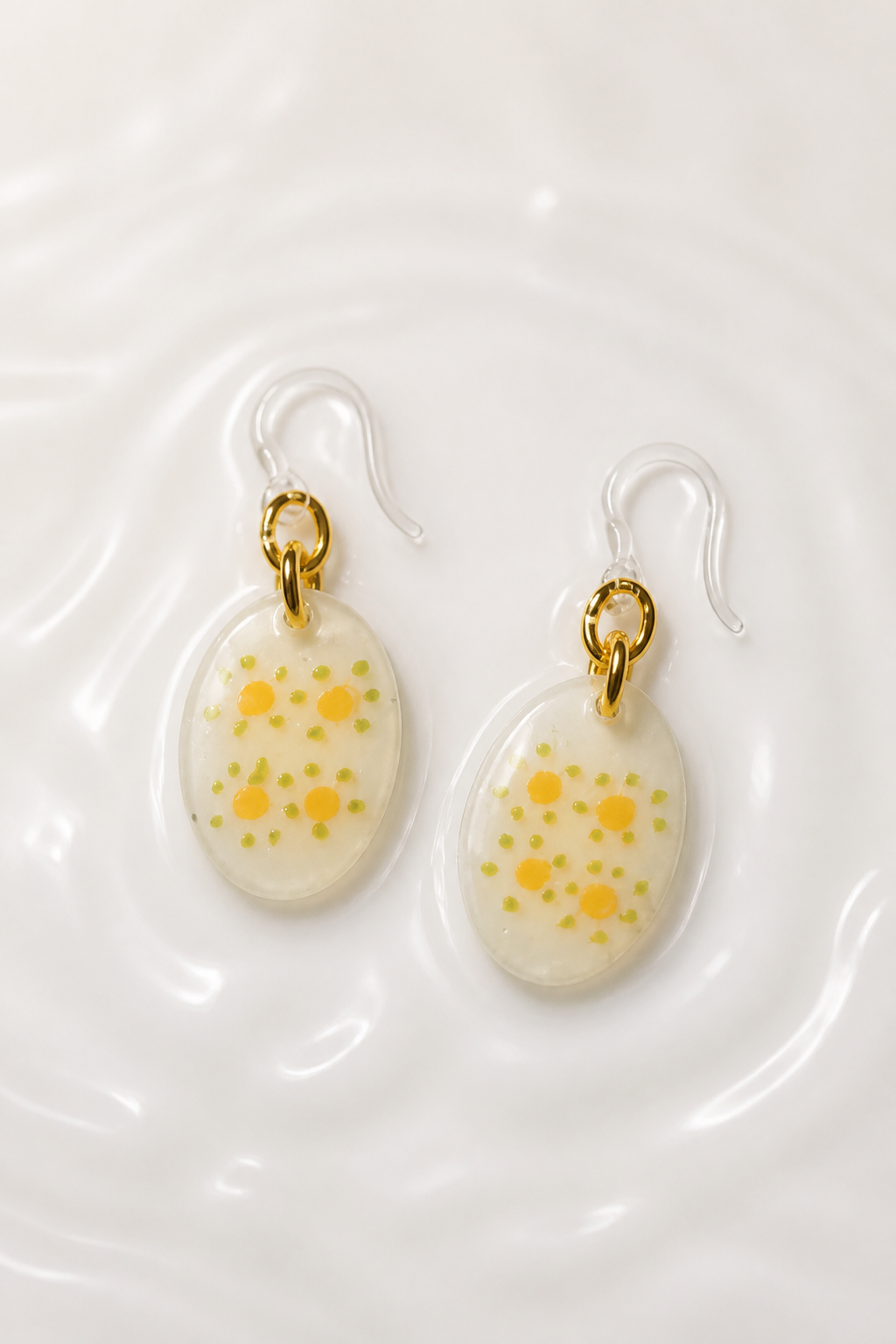 A beautiful elegant sophisticated handmade earring. Crafted to be enjoyed ! Lightweight and comfy. make it yours  T013