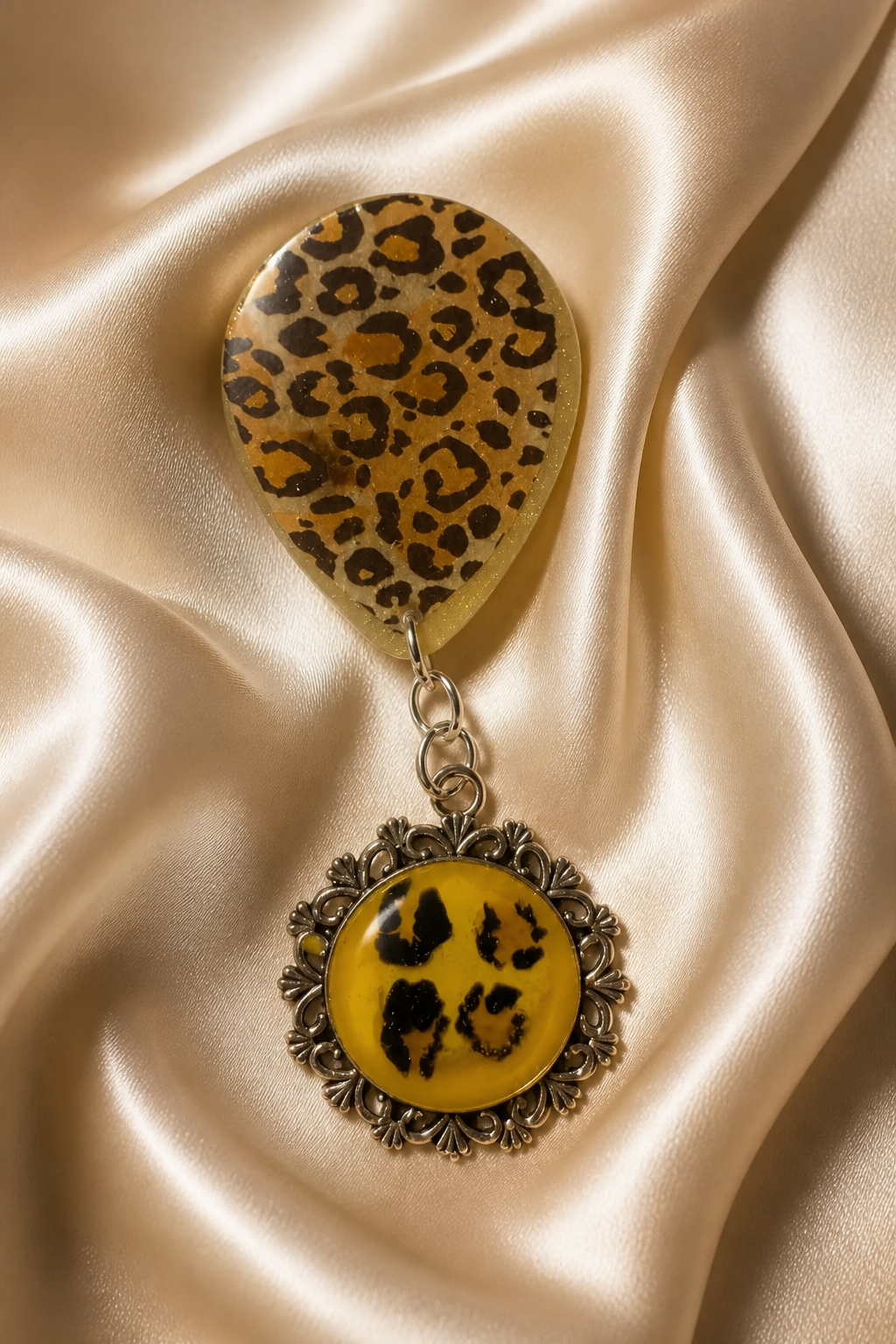 Brooches: coll funky playful handmade brooch. crafted to stand out and turn heads. be the center of attraction. BR020