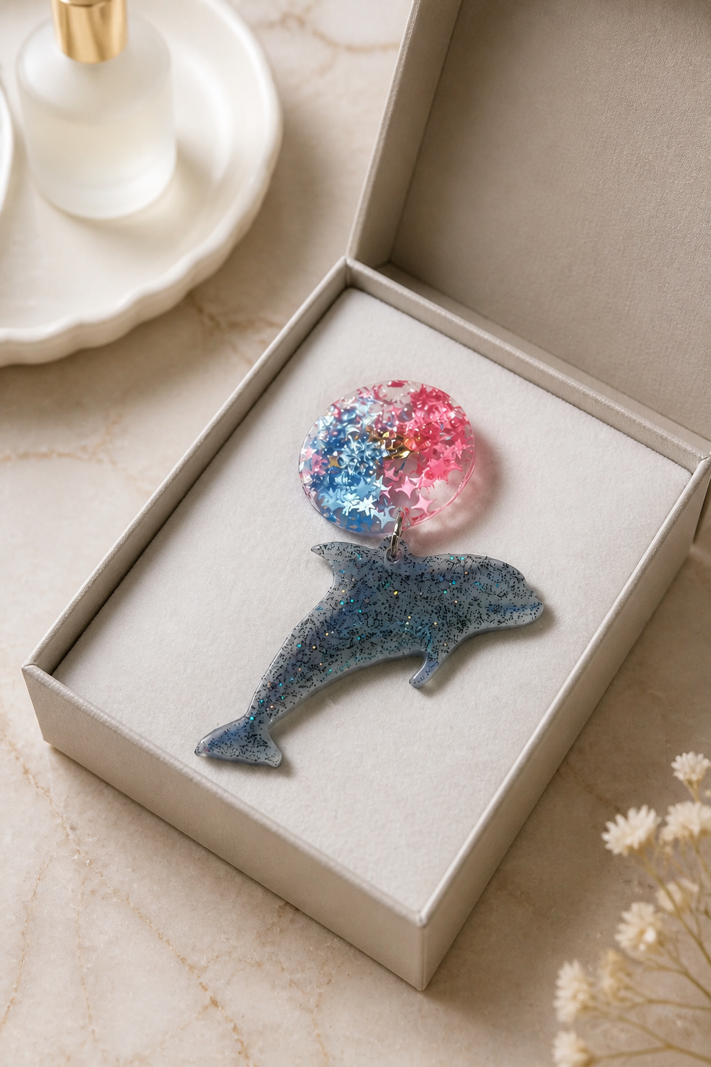 Brooches : cool funky playful handmade brooches. Crafted to be enjoyed and stand out .BR021
