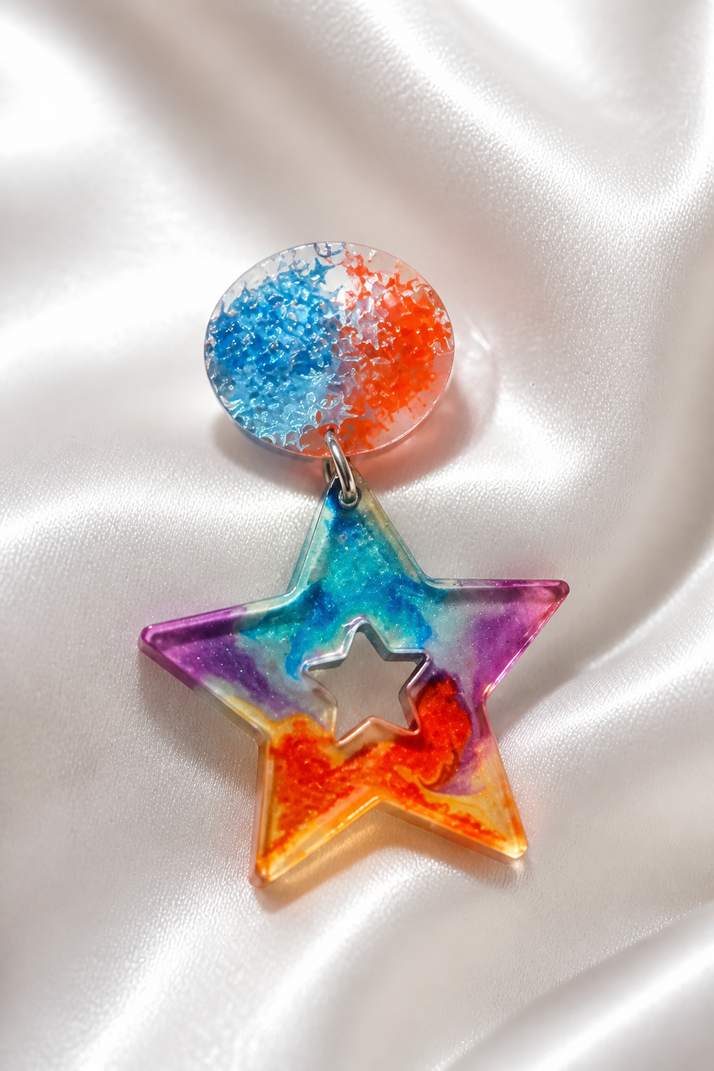 Brooches: beautiful stylish handmade brooch. Stand out in the crowd . Crafted to enjoy and turn heads. BR028