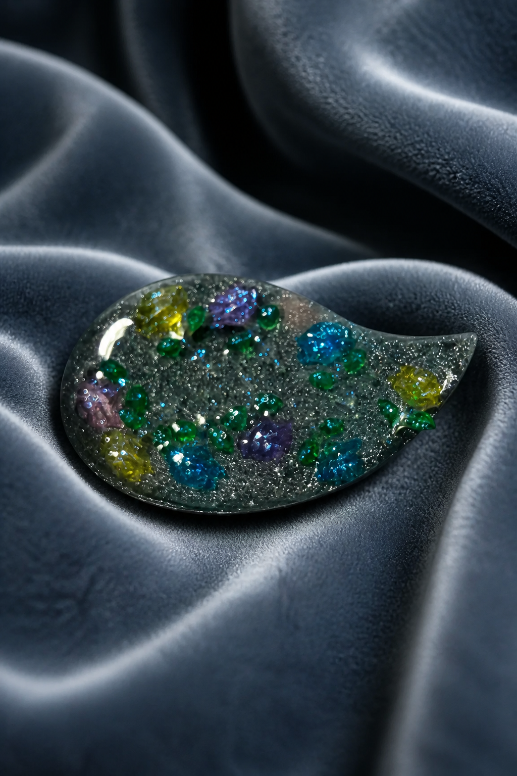 Brooches: Classic stylish elegance, handmade brooch, to turn heads .