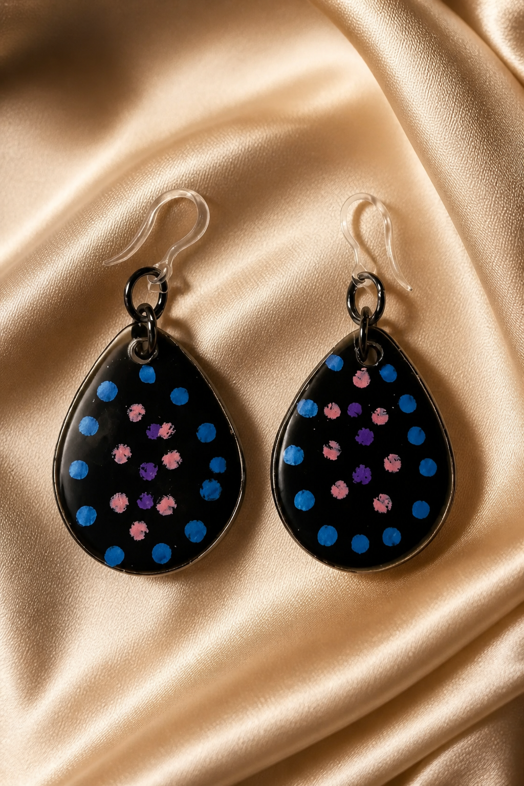 Beautiful classic elegance, hypo-allergenic handmade earrings. You know you deserve these. V11