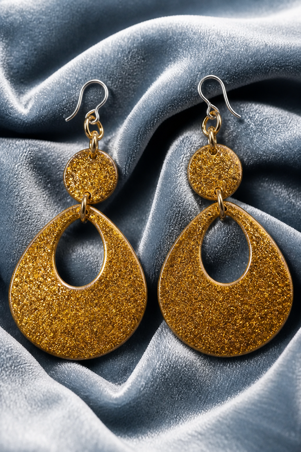 Beautiful classic styled hypo-allergenic handmade earrings . Comfy and lightweight.  Yes , you are getting these now , right!? H06