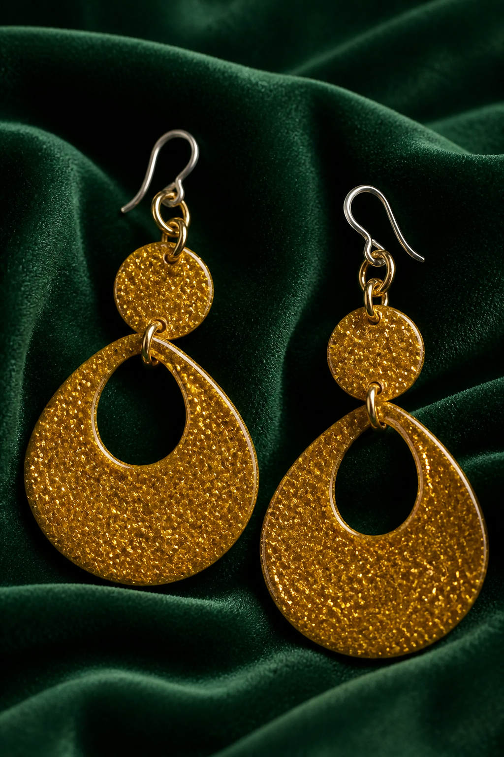 Beautiful classic styled hypo-allergenic handmade earrings . Comfy and lightweight.  Yes , you are getting these now , right!? H06
