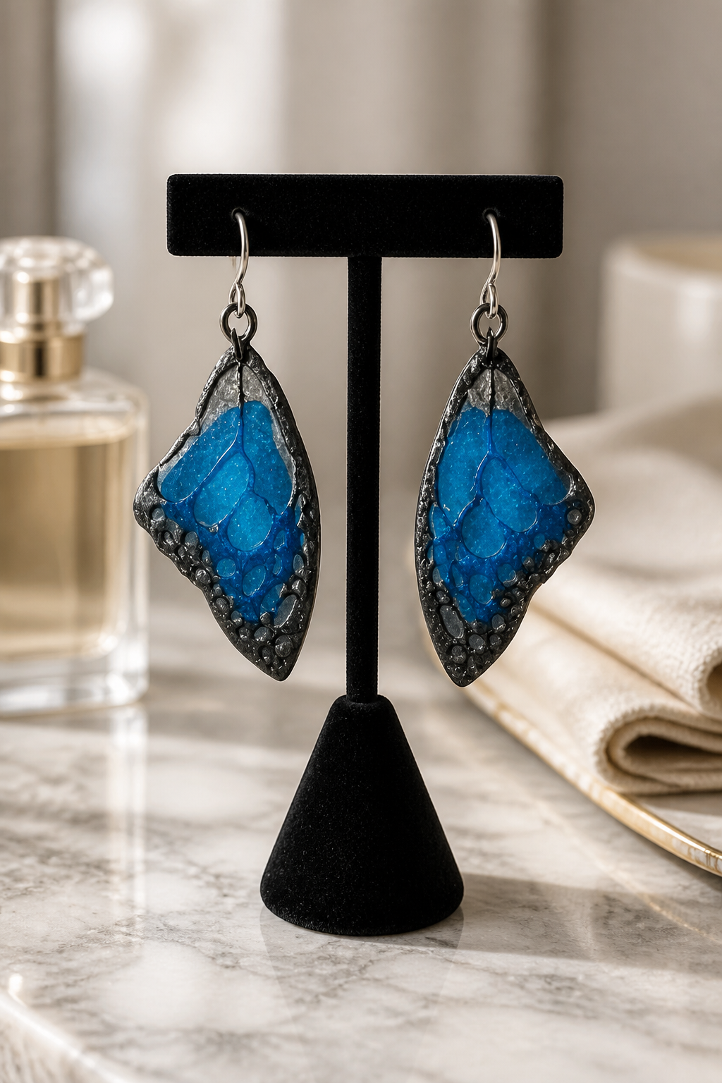 A cool stylish funky hypo-allergenic handmade earring. Your ears are begging for these, trust me ! take them now.  H03