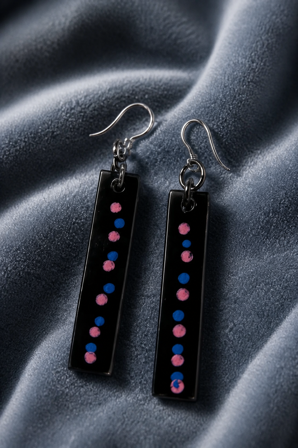 A cool funky beauty. Hypo-allergenic handmade earrings to turn heads and stop traffic. Ready to take home .    G08