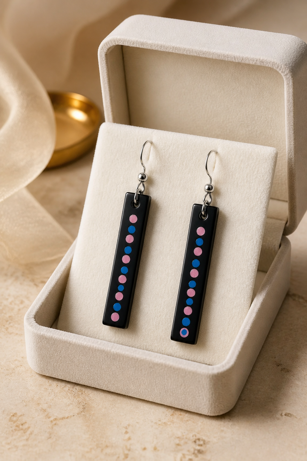 A cool funky beauty. Hypo-allergenic handmade earrings to turn heads and stop traffic. Ready to take home .    G08