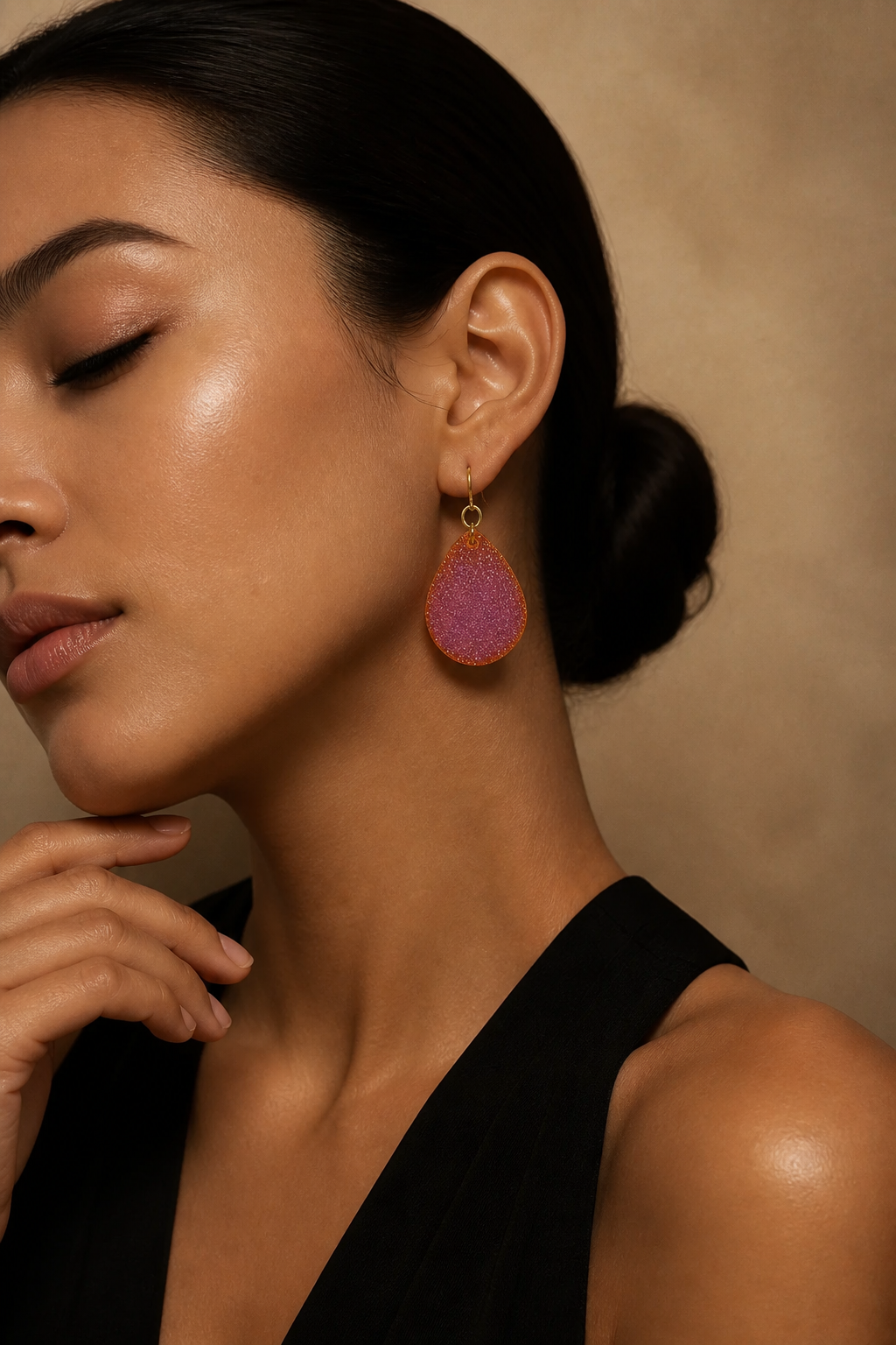 Cool funky elegance. Handmade hypo-allergenic earrings. POV : " I thought I was cool.... then I saw your earrings !   G06