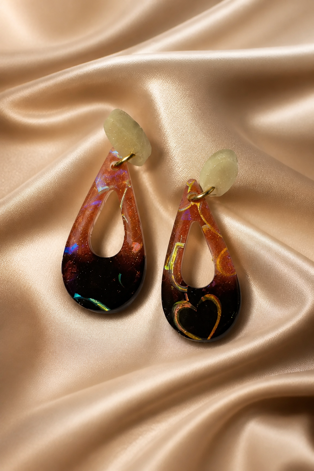 Beautiful and cool funky handmade earrings. designed for a glam confident style. It screams  : "Take me !"    F10