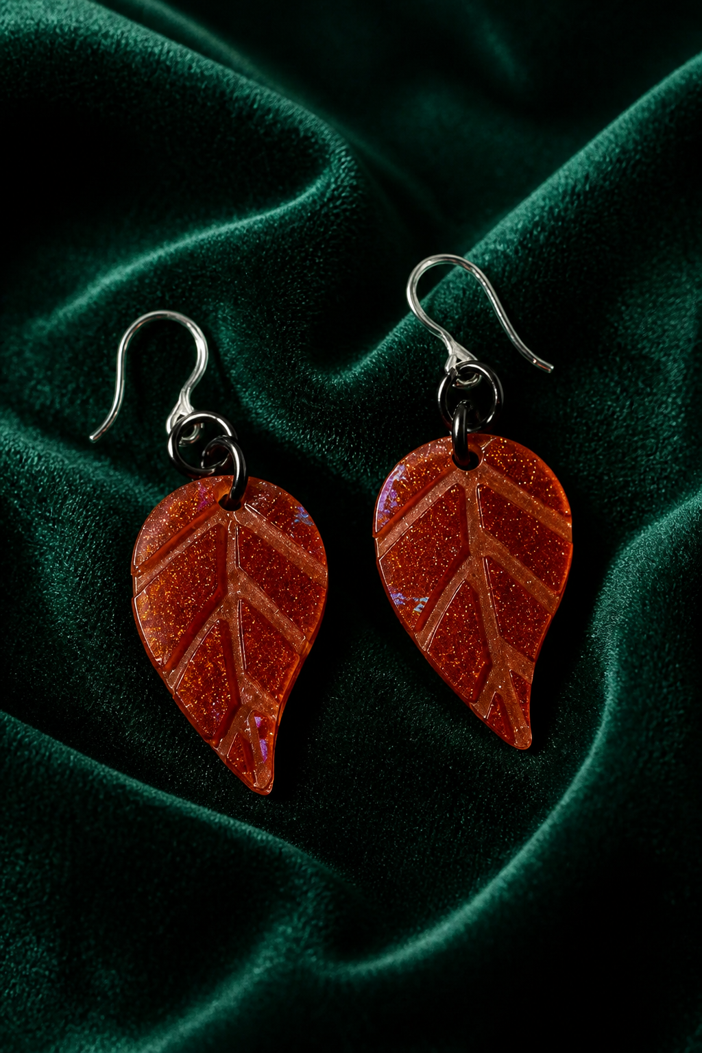 Beautiful stylish hypo-allergenic handmade earrings. You know you deserve these, c'mon treat yourself !      F04