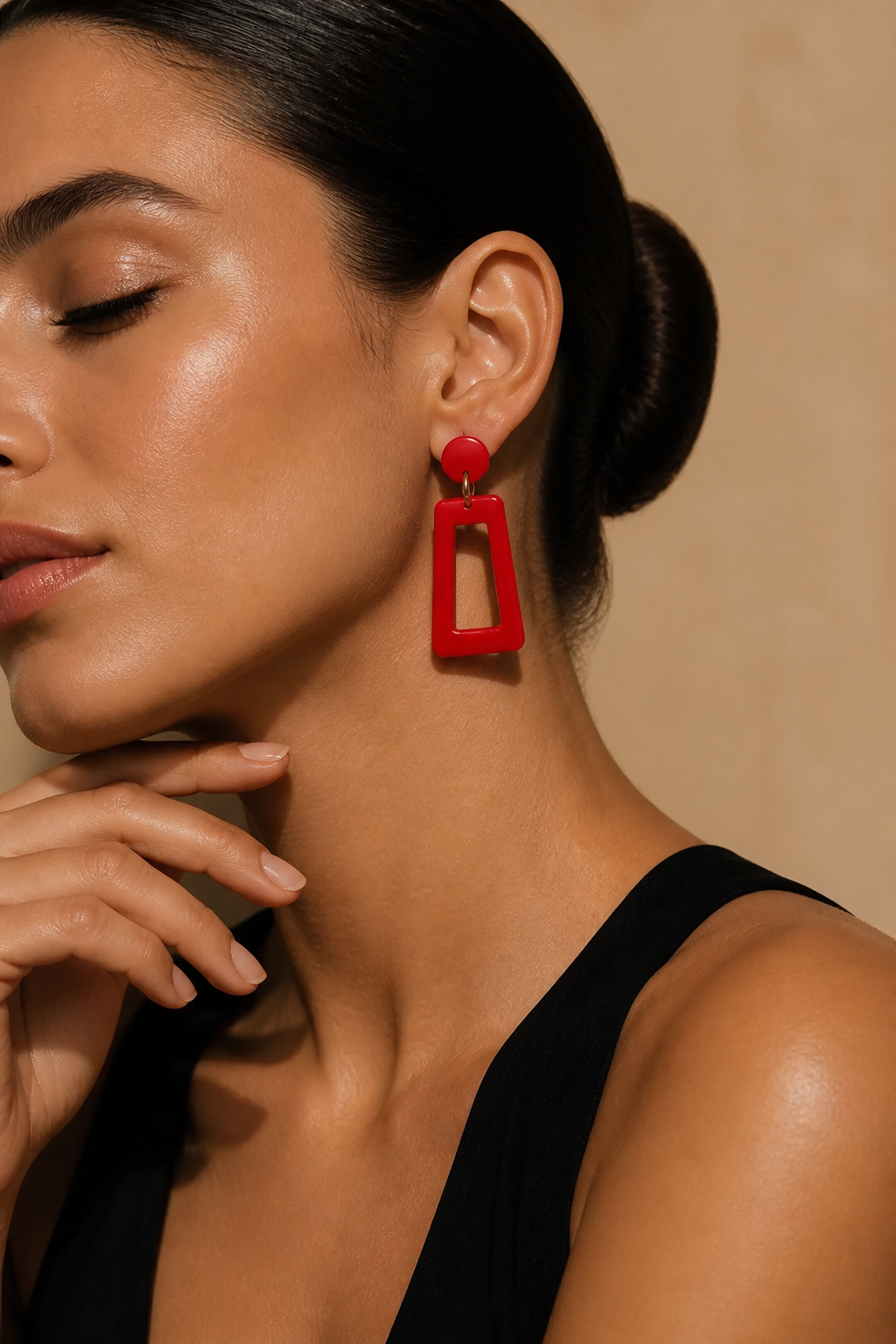 Beautiful elegance. A hypo-allergenic handmade earring. Crafted to turn heads.  glam your collection with this set.  F02