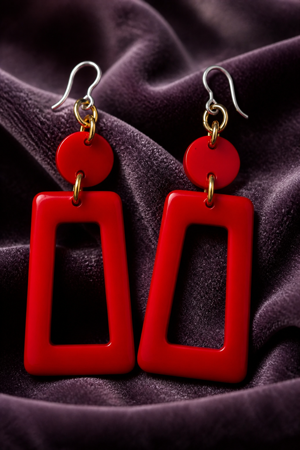 Beautiful elegance. A hypo-allergenic handmade earring. Crafted to turn heads.  glam your collection with this set.  F02