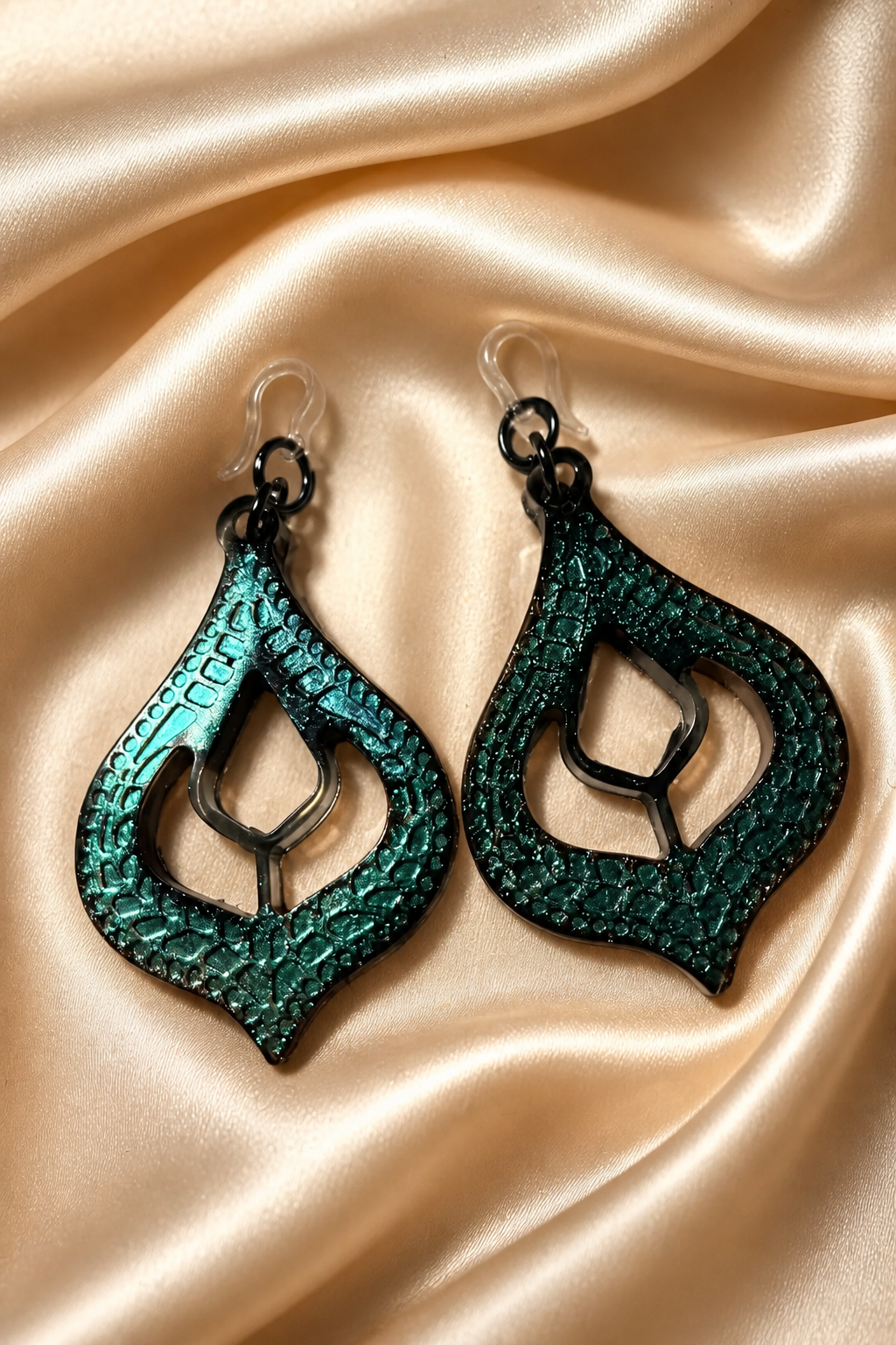 Beautiful elegance, handmade hypo-allergenic earrings. Head turning, these earrings make every outfit unforgettable . Super addition to your collection. Take it now.      E10