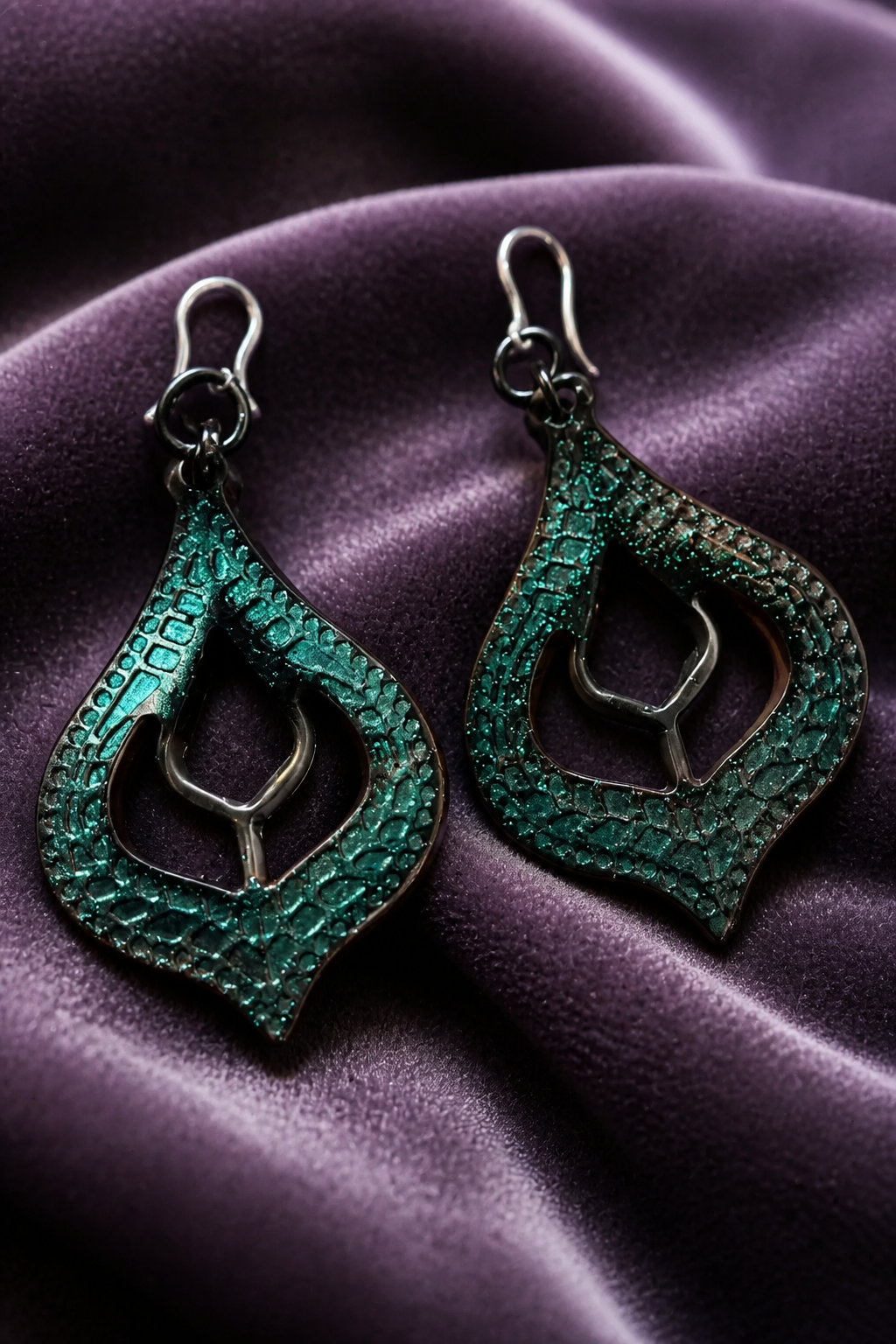 Beautiful elegance, handmade hypo-allergenic earrings. Head turning, these earrings make every outfit unforgettable . Super addition to your collection. Take it now.      E10