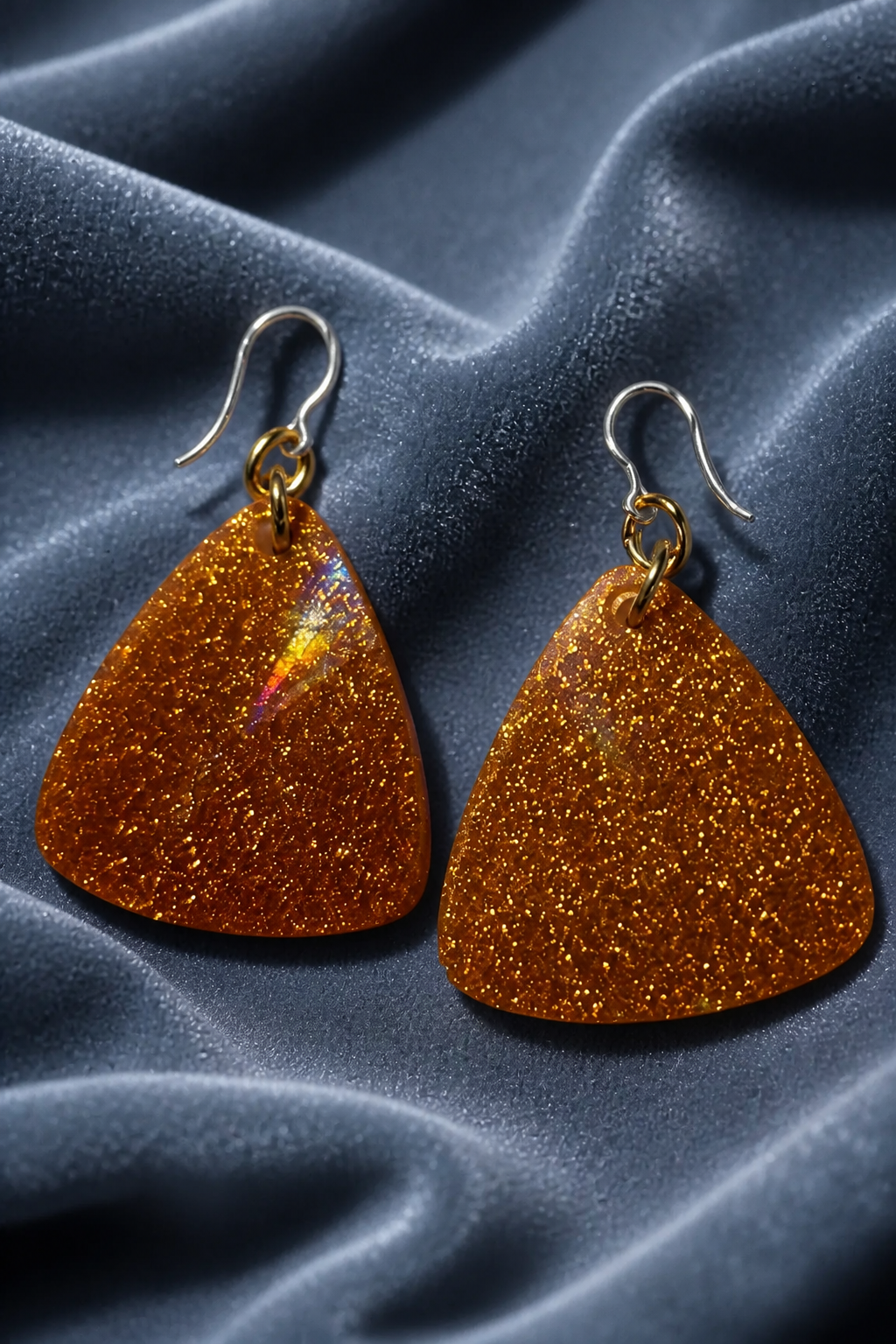 A classic beautiful beauty. classic elegance . Handmade hypo-allergenic earrings. lightweight and comfy. . Especially just for you!       E03