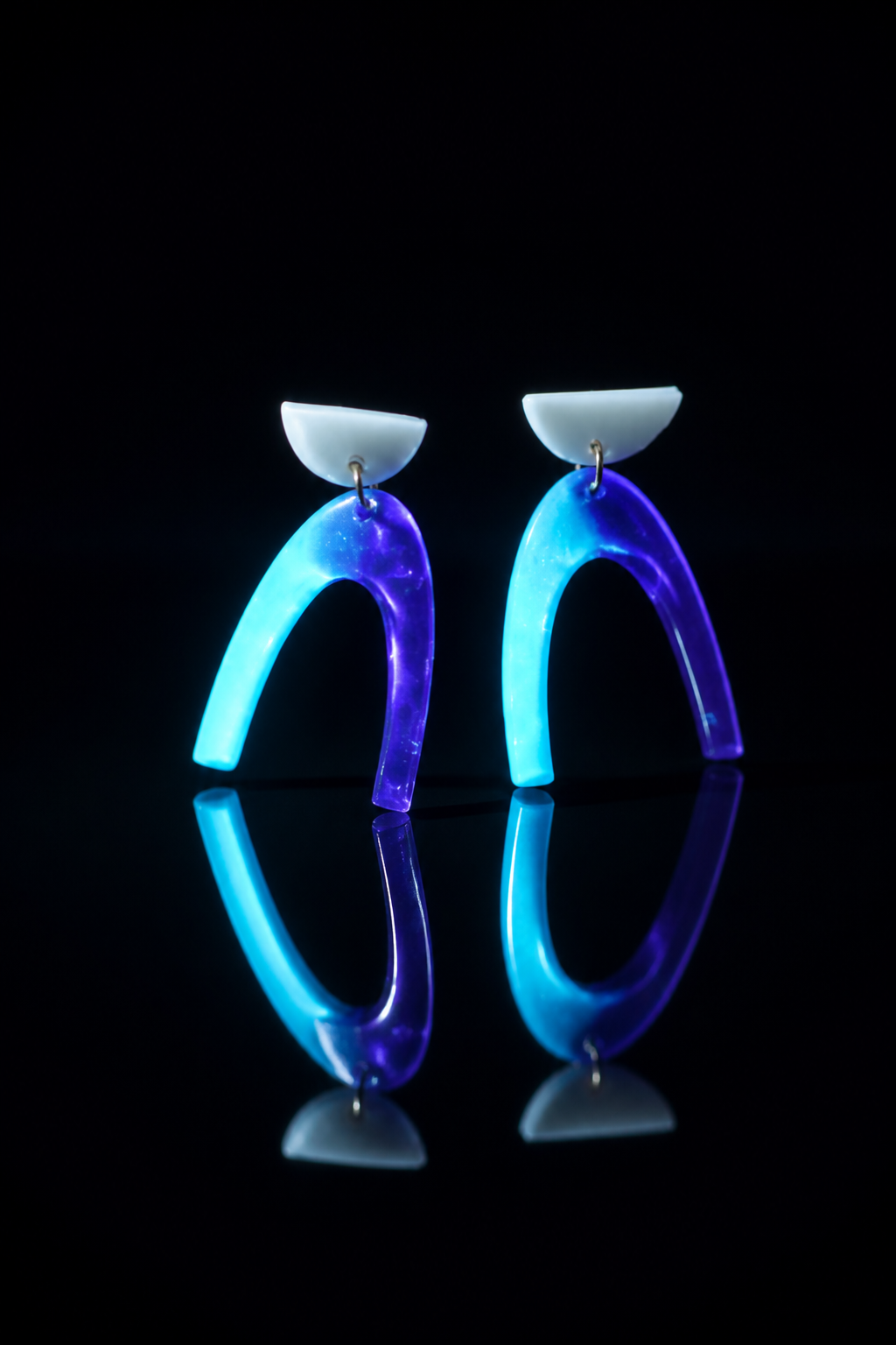Beautiful glam handmade earrings with hypo-allergenic hooks . You can't resist these to sparkle your outfit , day or night as it has UV glow. Never to be repeated.      D01