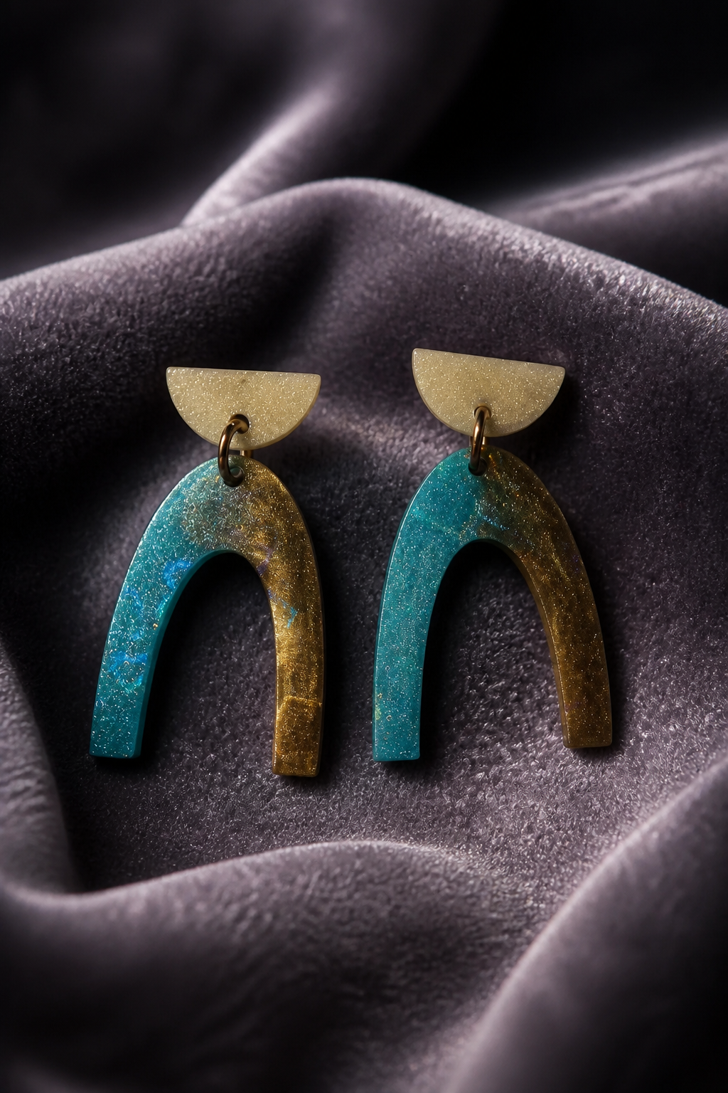 Beautiful glam handmade earrings with hypo-allergenic hooks . You can't resist these to sparkle your outfit , day or night as it has UV glow. Never to be repeated.      D01