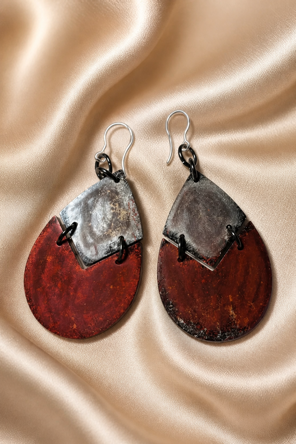Beautiful cool funky retro handmade hypo-allergenic earrings. This set will turn heads, Take this set , you are worth it ..      C09