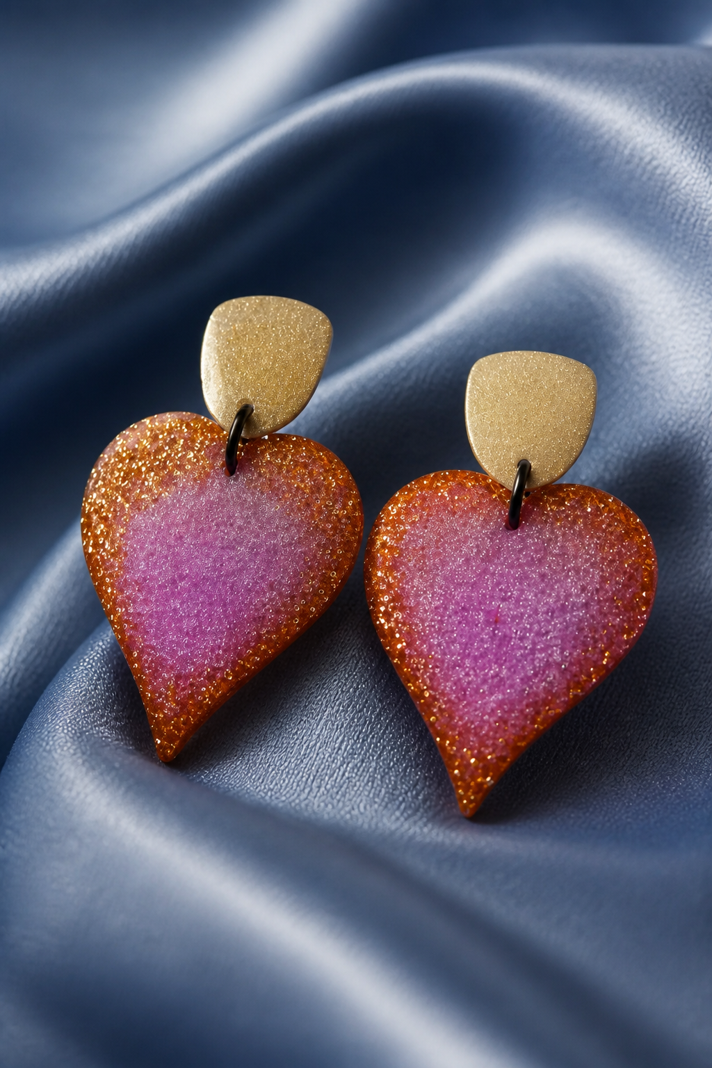 Funky unique handmade earring for one classy lady ! Turn heads with this set . You deserve it !     C05