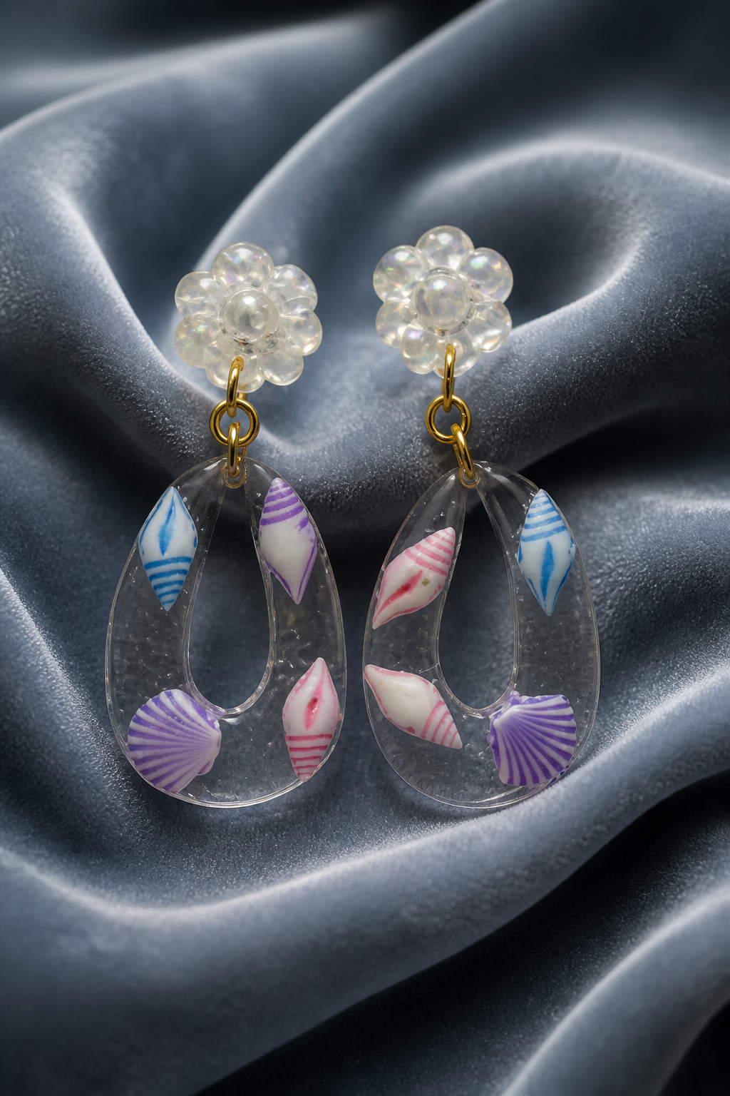 A cool, stylish and funky handmade earring with a sparkle.   Glam Your style , take them now . C03