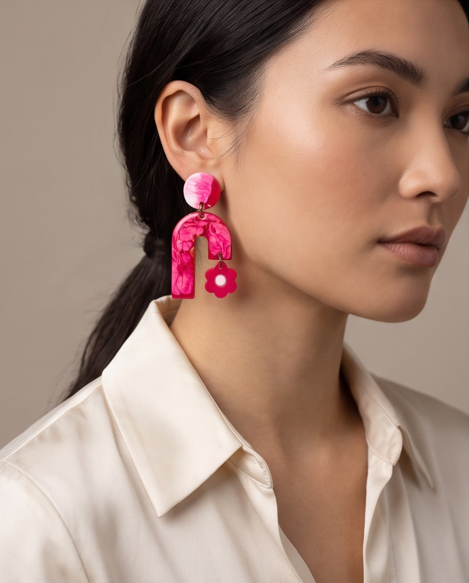A beautiful stish and elegant party earring . Sparkle and shine at any event , day or night they will sparkle and turn heads..One of a kind. Never to be repeated. Longing to belong to you !       A01
