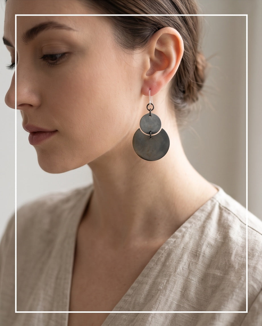 Add a touch of sophisticated elegance to your style with these rustic handmade earrings.Design W10 www.chakor.co.za