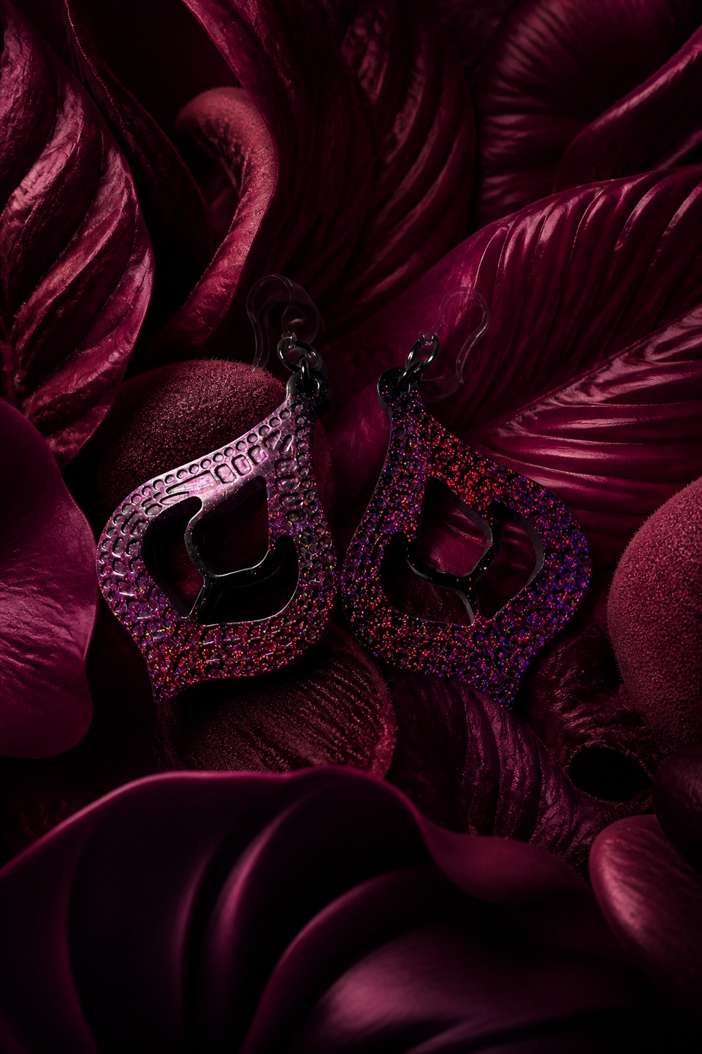 Make a bold statement with these intricately patterned. sparkling handmade earrings. Design X06 www.chakor.co.za
